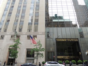 5番街 ティファニー本店隣のTrump Tower